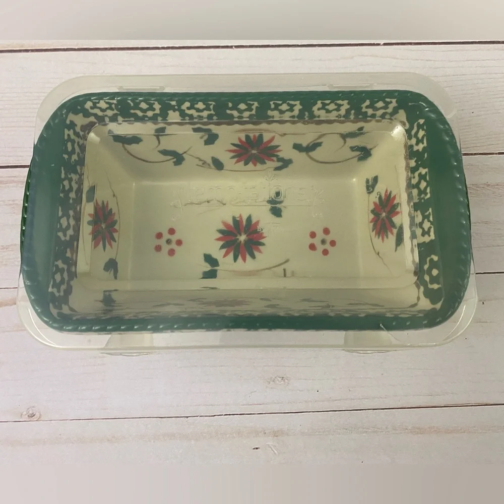 Temptations By Tara Old World Mini Loaf Pan With Lid 12 OZ Holiday